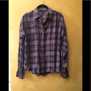 E (hanger)M Top NWOT